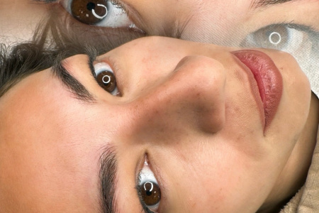 I’m still obsessed with this new HAIRSTROKE eyebrow technique.
